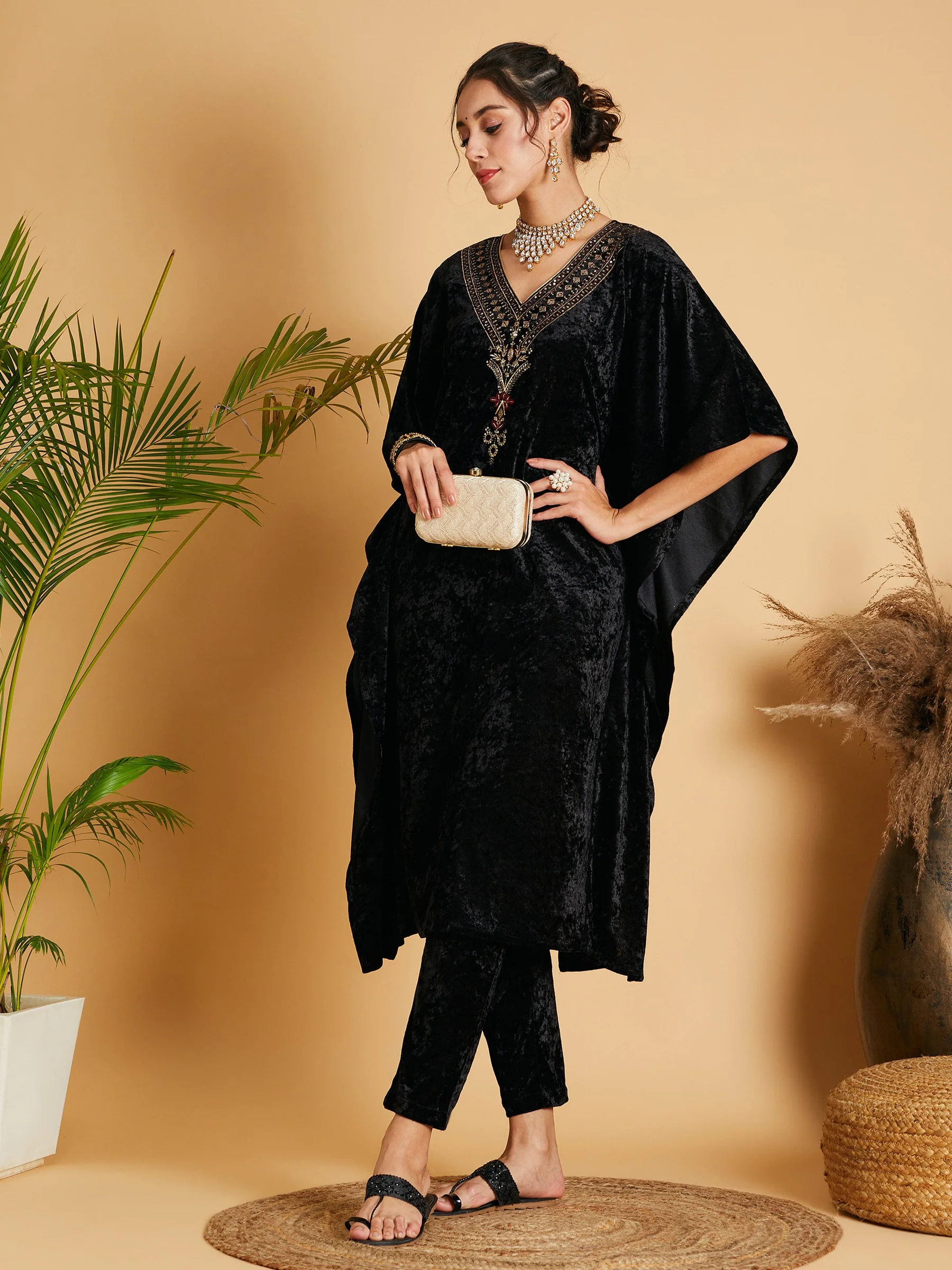 Black Velvety Kaftaan - Image 2